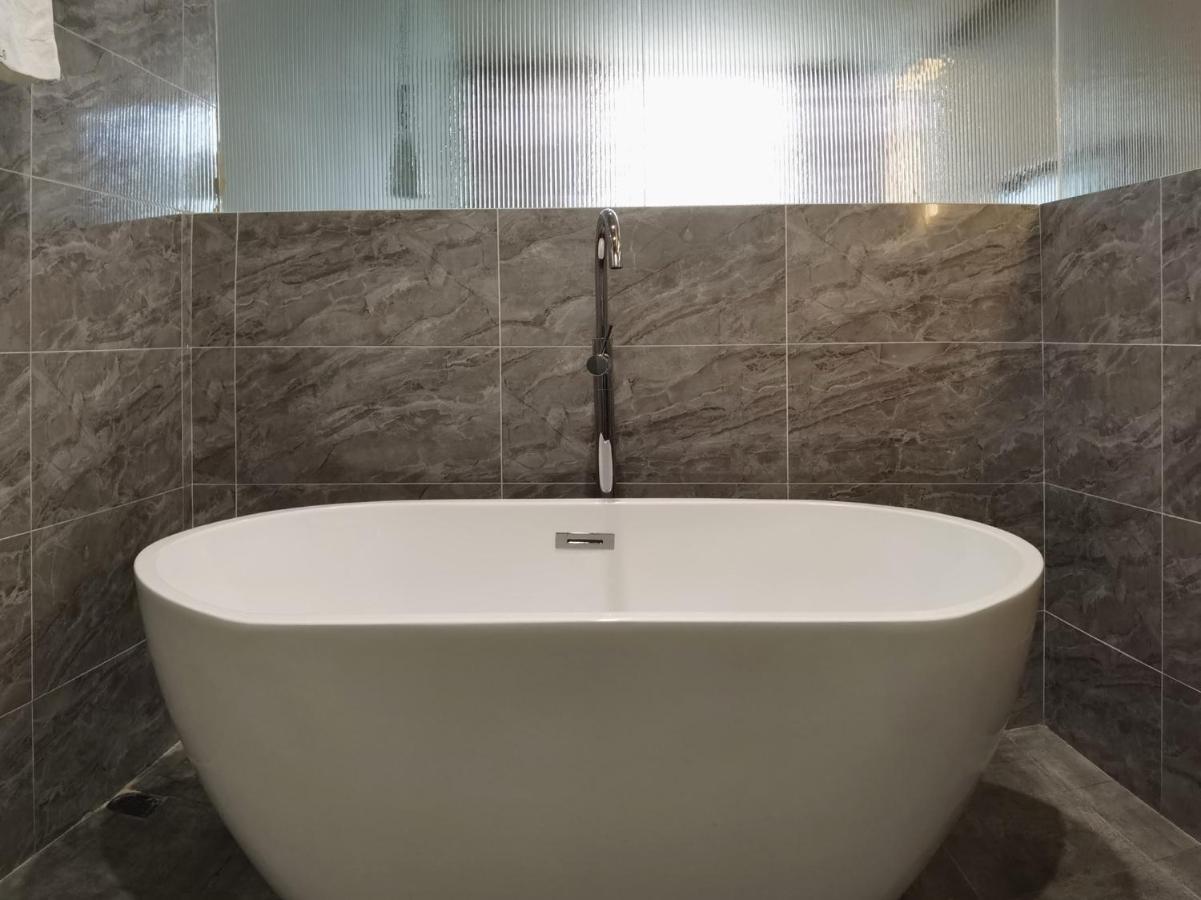 C3 Hotels Yangzhou Bagian luar foto